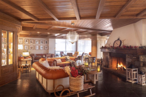 Lobby Seating Area - Hotel La Pleta